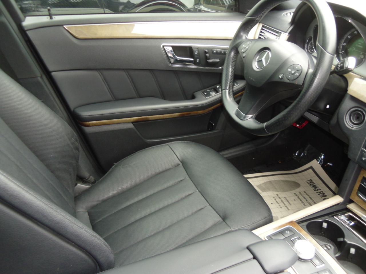 Mercedes-Benz E-Class 4dr Sdn E 550 Sport RWD 2011
