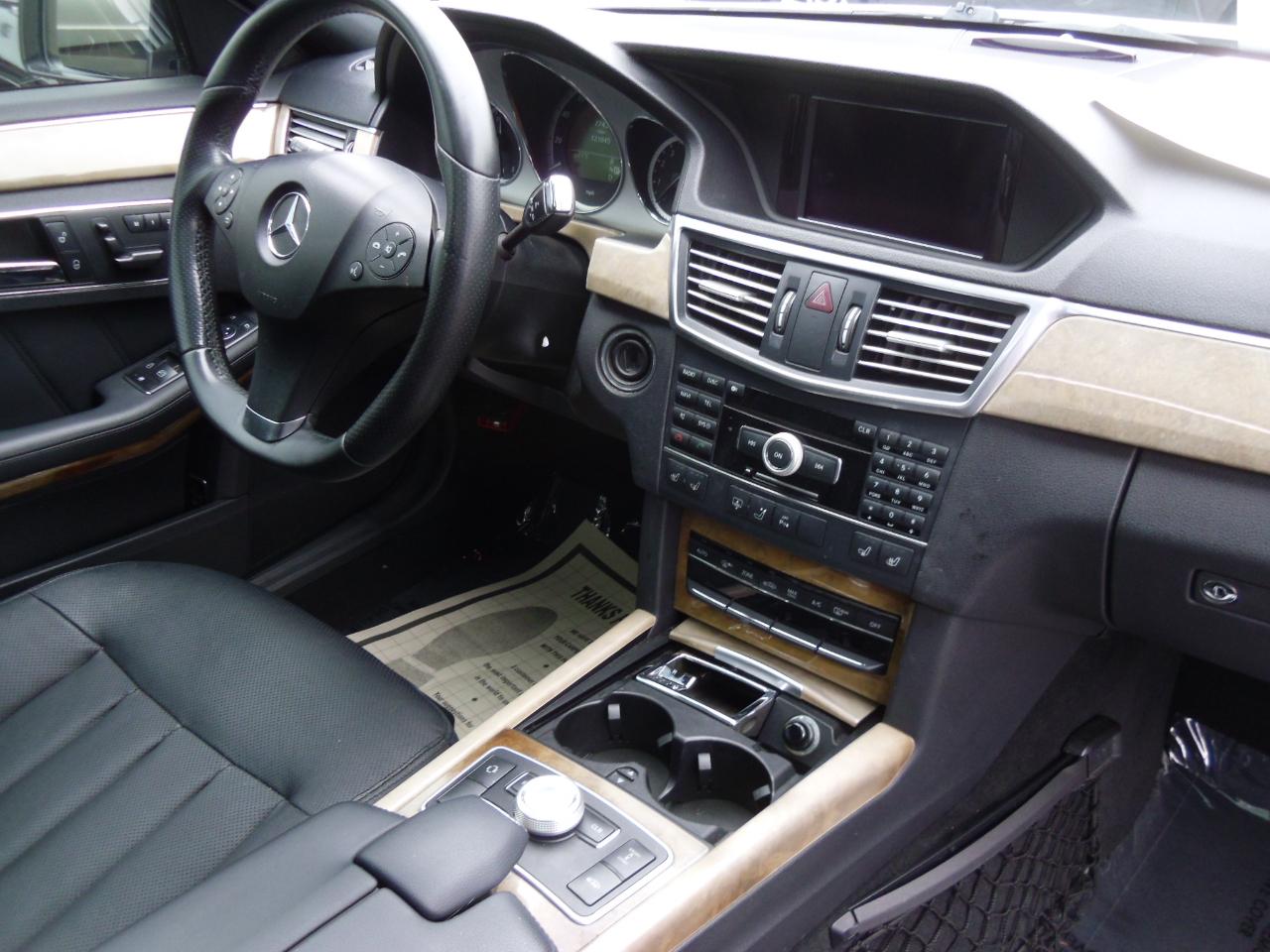 Mercedes-Benz E-Class 4dr Sdn E 550 Sport RWD 2011