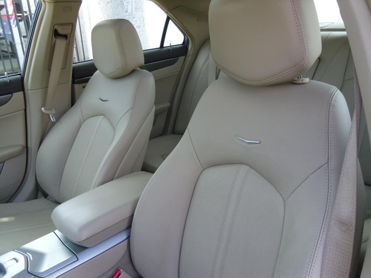 Cadillac CTS Sedan 4dr Sdn 3.6L Performance AWD 2010