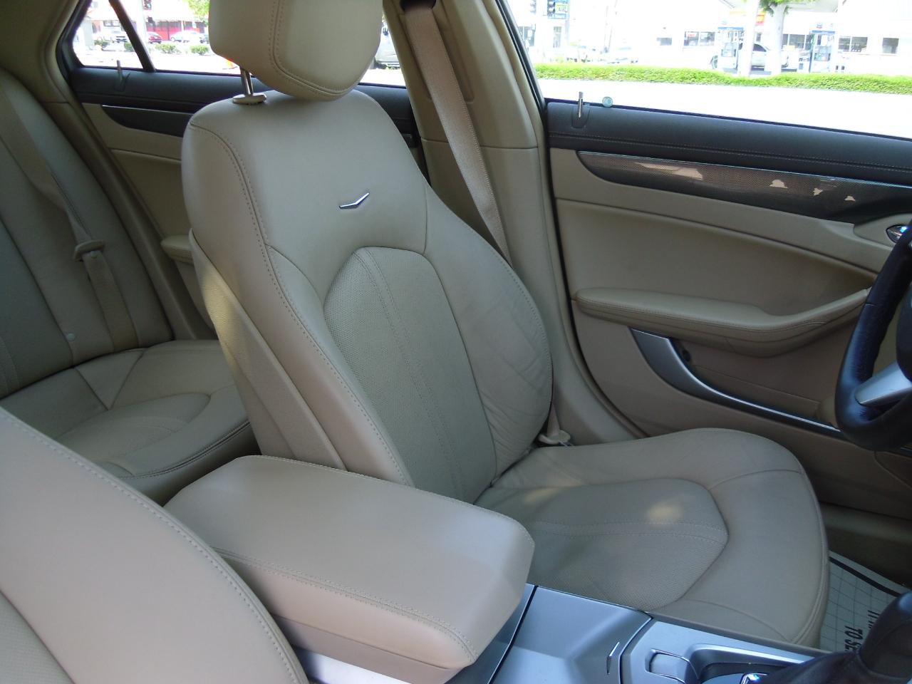 Cadillac CTS Sedan 4dr Sdn 3.6L Performance AWD 2010