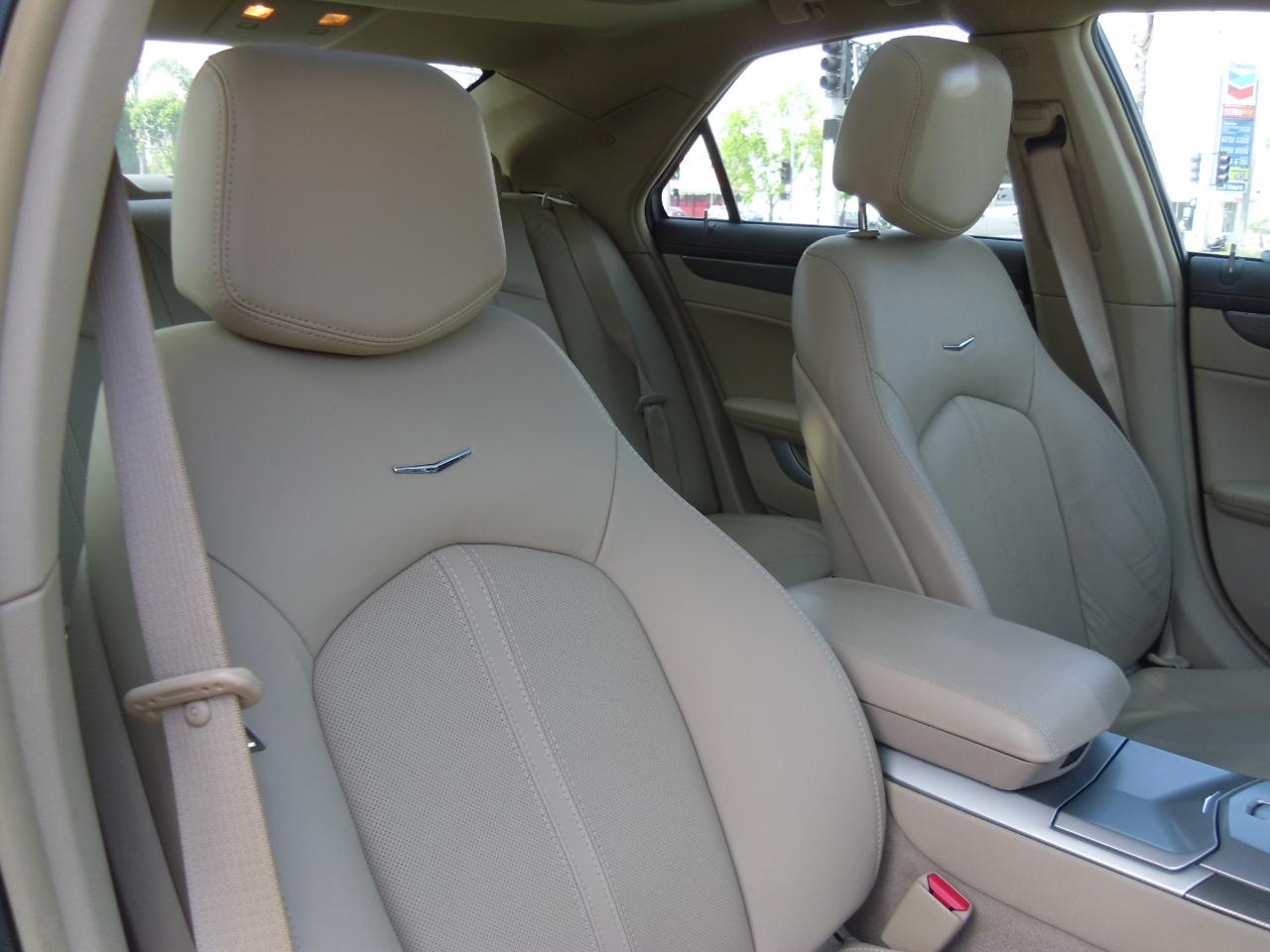 Cadillac CTS Sedan 4dr Sdn 3.6L Performance AWD 2010