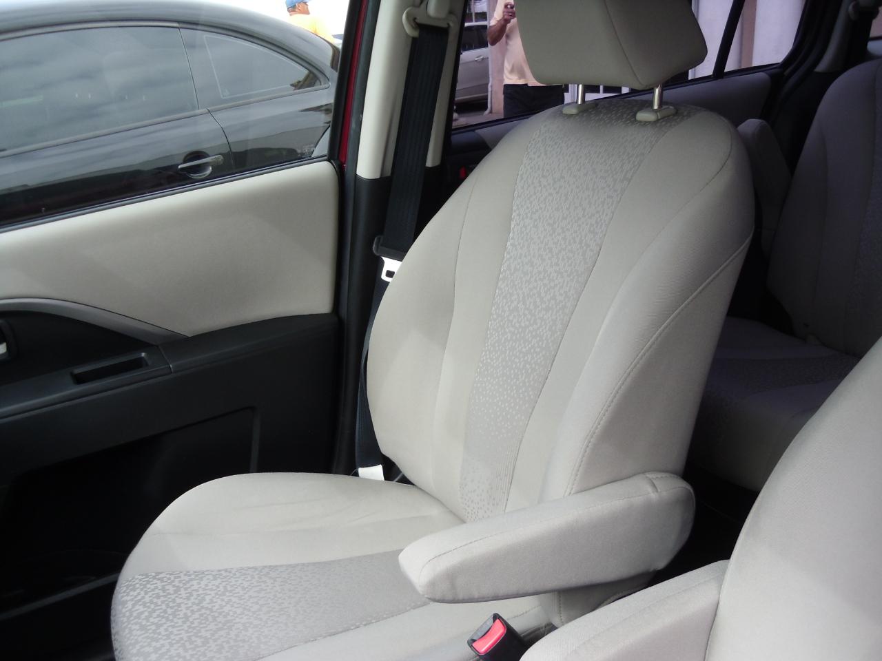 Mazda MAZDA5 4dr Wgn Auto Sport 2012