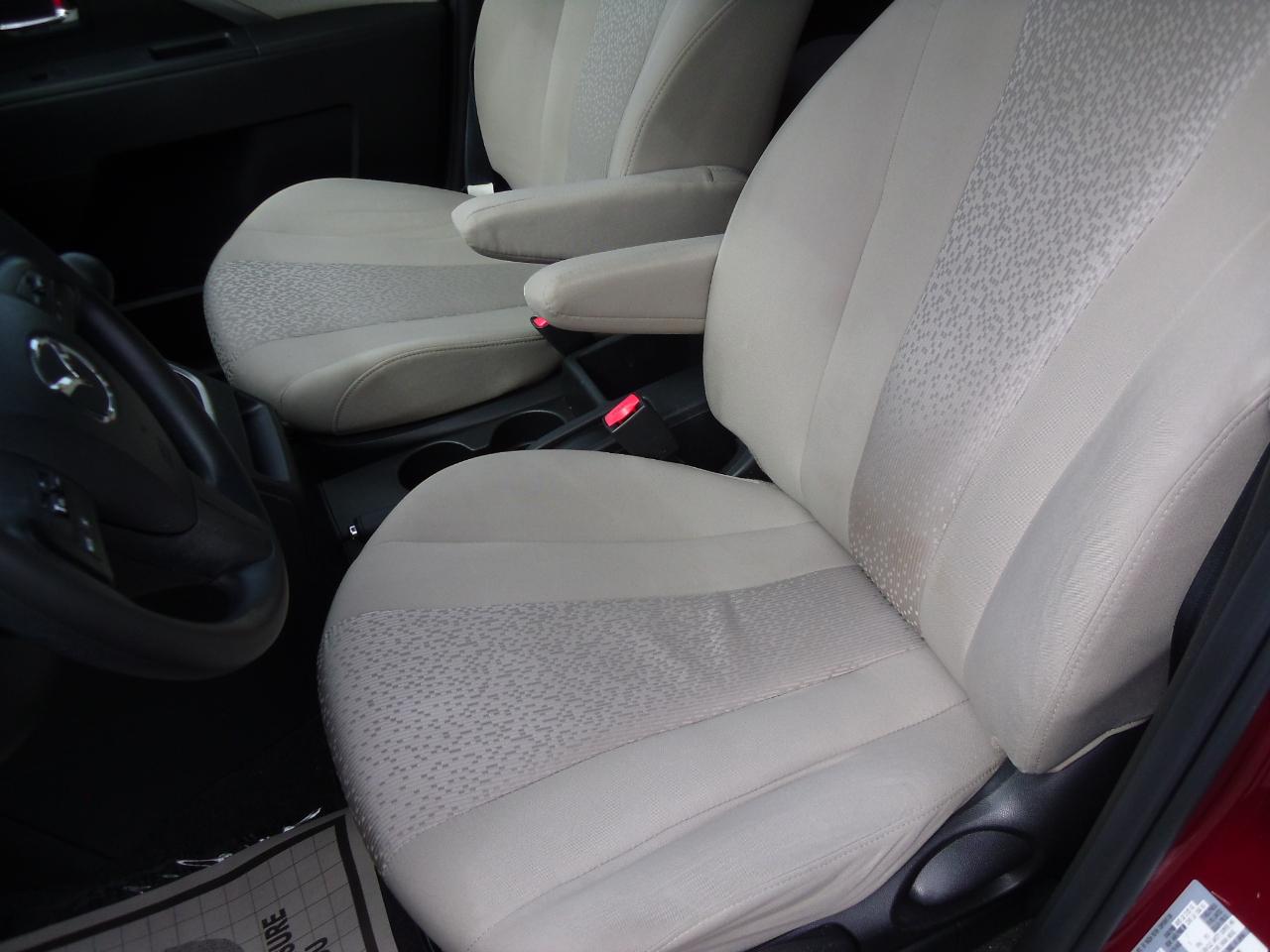 Mazda MAZDA5 4dr Wgn Auto Sport 2012