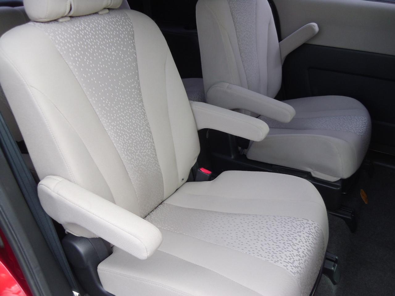 Mazda MAZDA5 4dr Wgn Auto Sport 2012