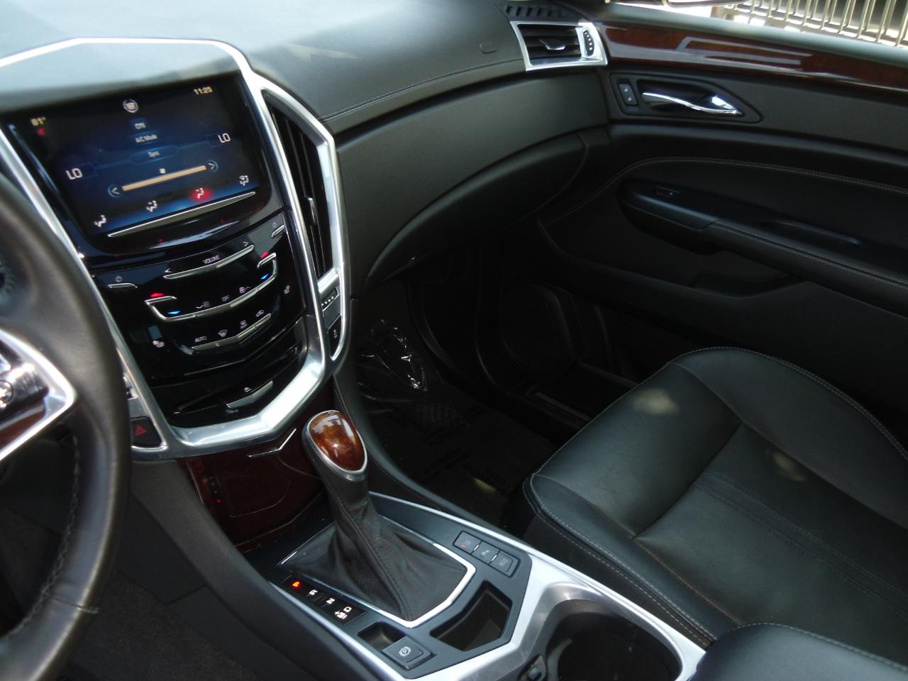 Cadillac SRX FWD 4dr Performance Collection 2013