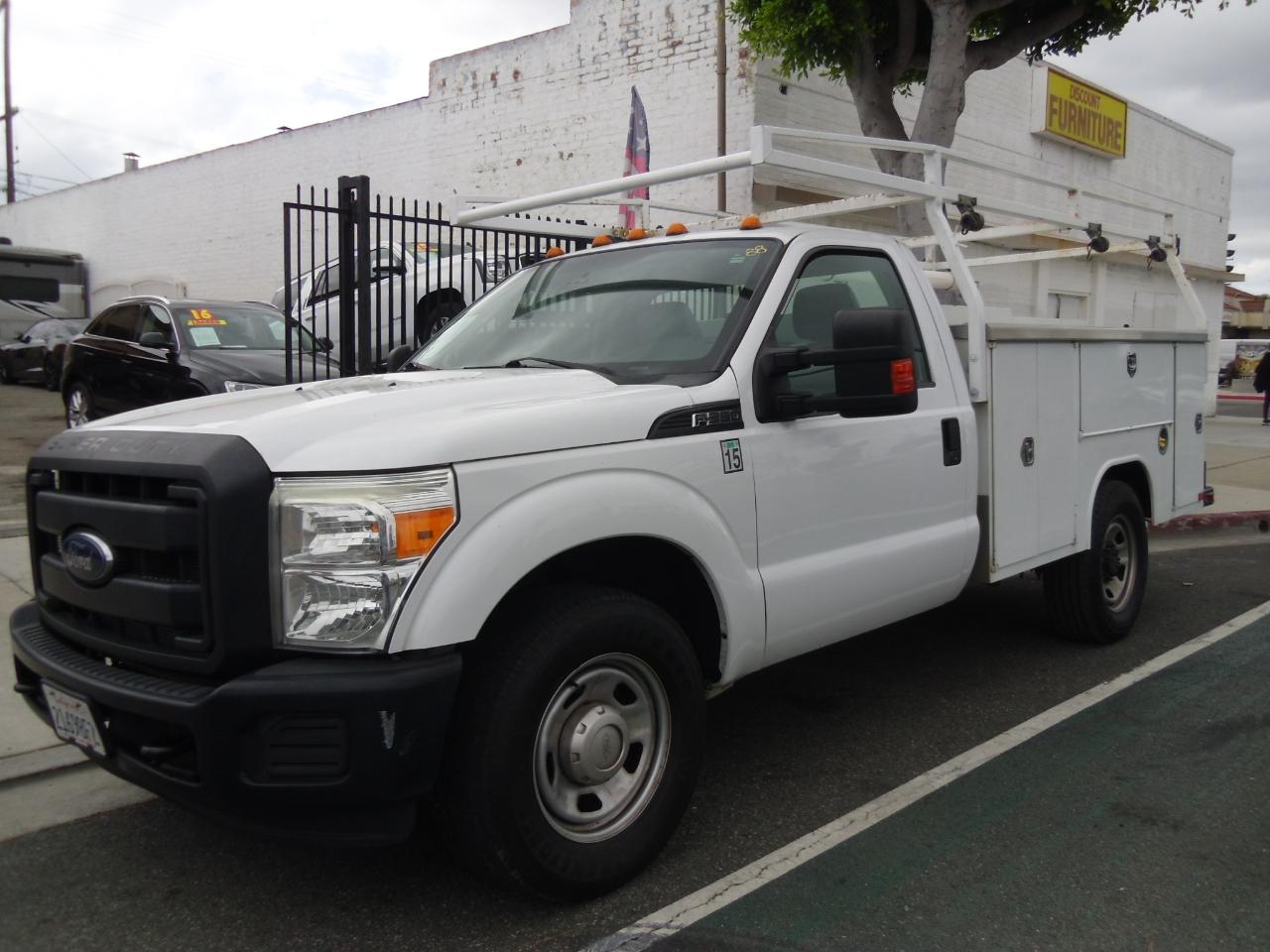 Ford Super Duty F-350 SRW 2WD Reg Cab 141" WB 60" CA XL 2016
