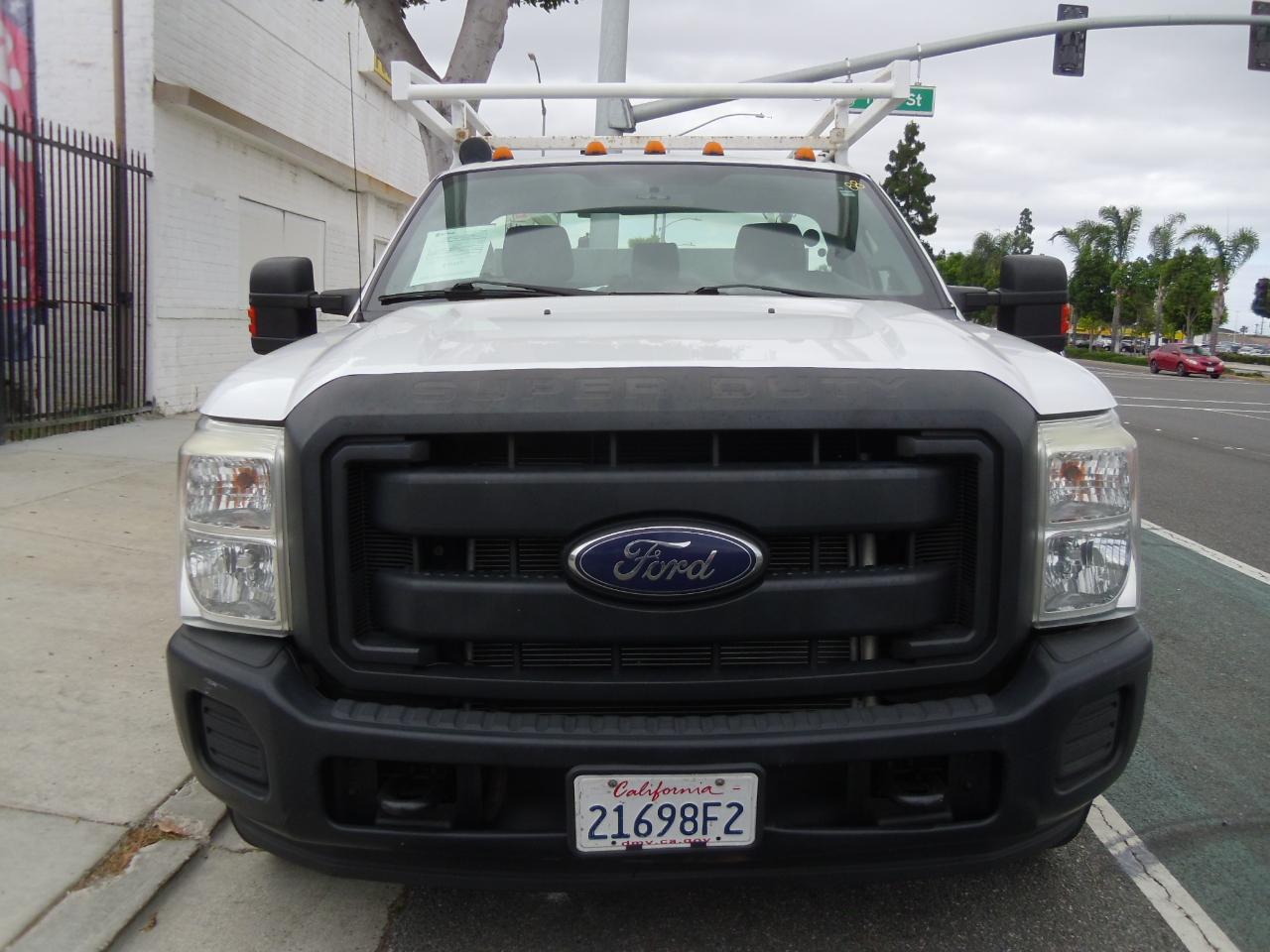 Ford Super Duty F-350 SRW 2WD Reg Cab 141" WB 60" CA XL 2016
