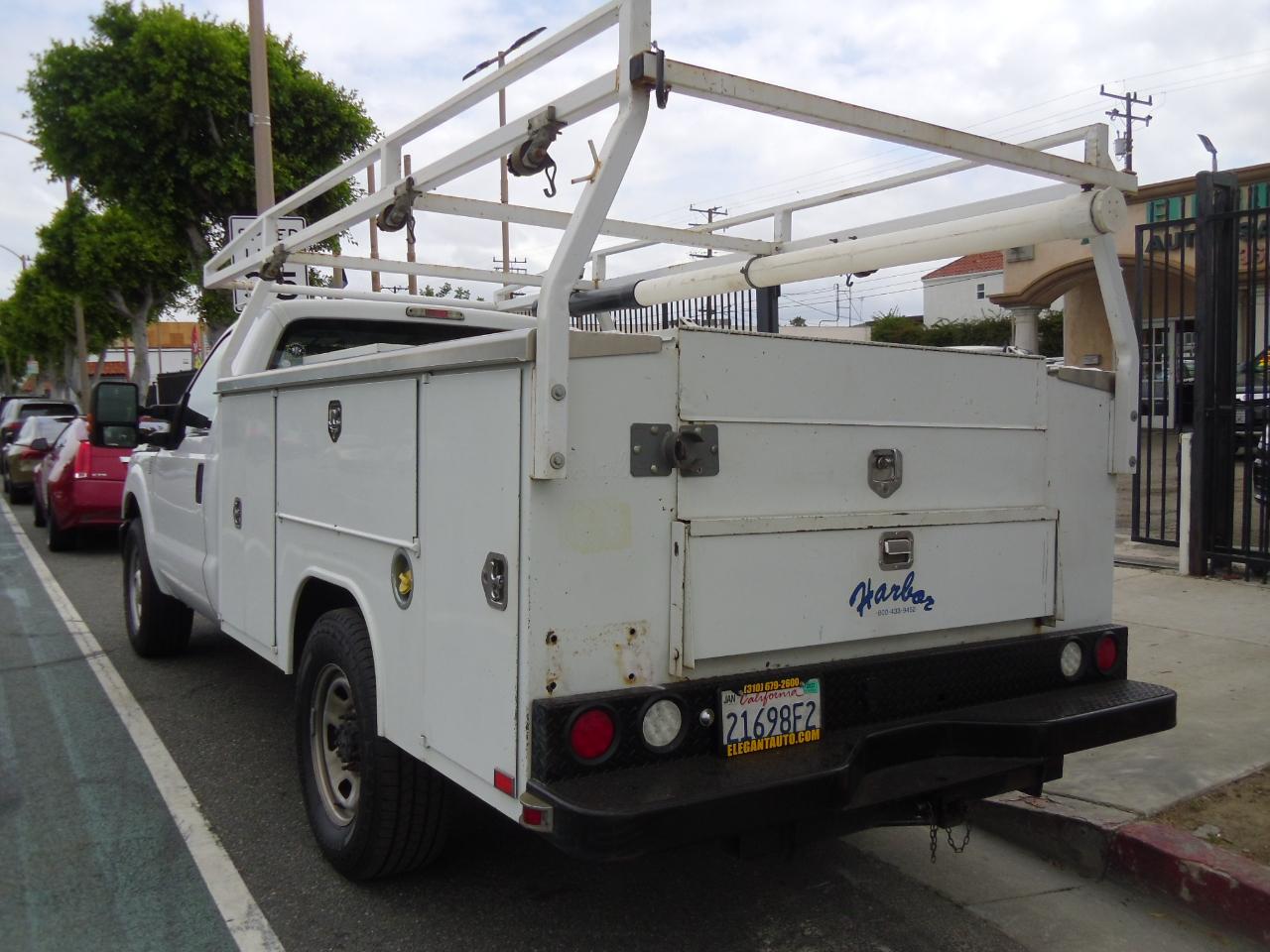 Ford Super Duty F-350 SRW 2WD Reg Cab 141" WB 60" CA XL 2016