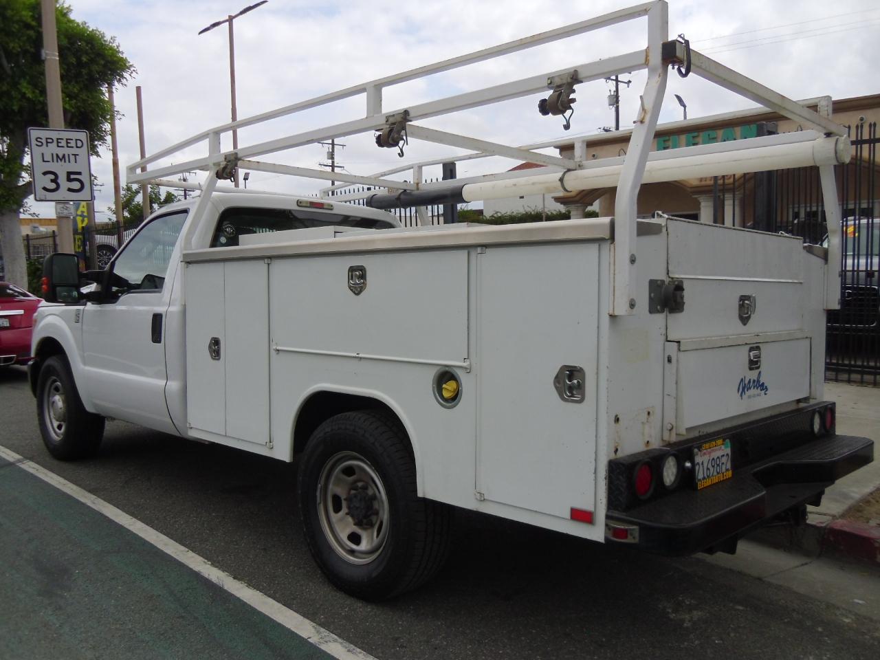 Ford Super Duty F-350 SRW 2WD Reg Cab 141" WB 60" CA XL 2016