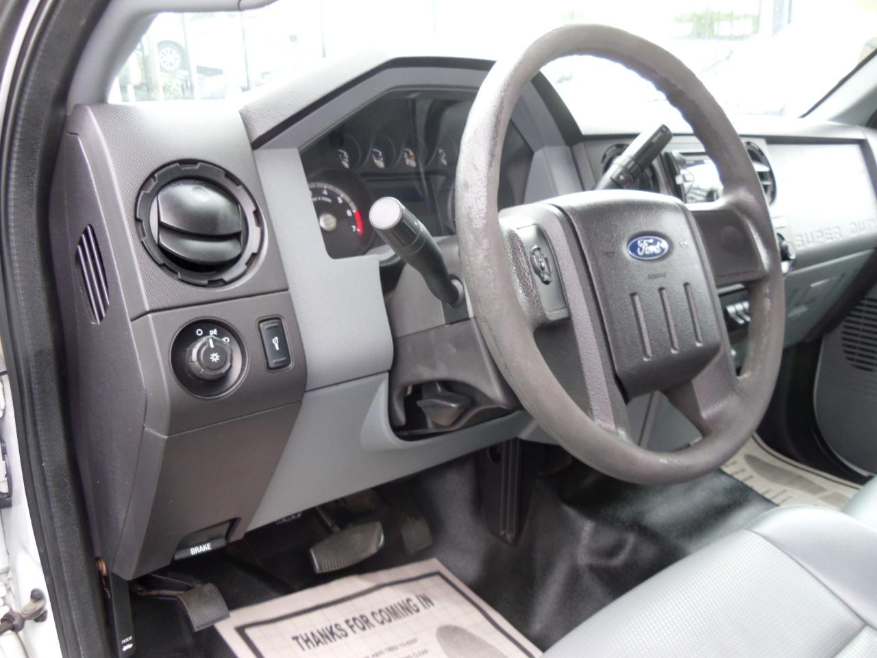 Ford Super Duty F-350 SRW 2WD Reg Cab 141" WB 60" CA XL 2016