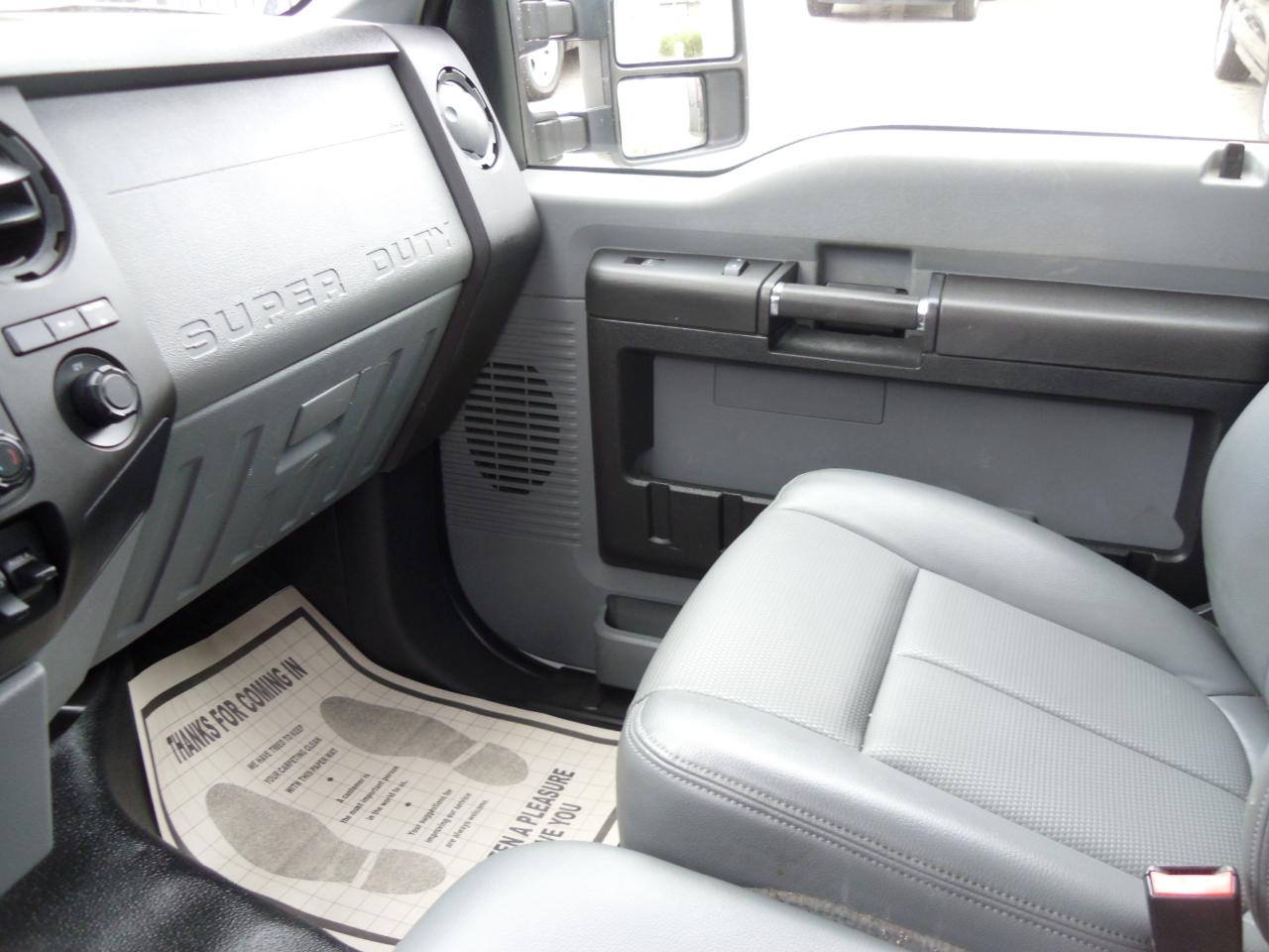 Ford Super Duty F-350 SRW 2WD Reg Cab 141" WB 60" CA XL 2016