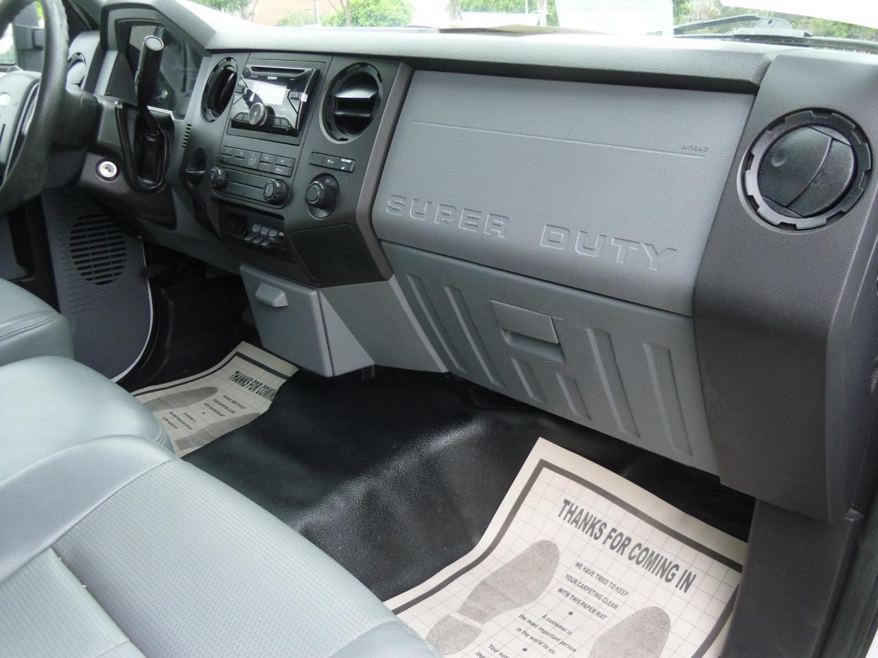 Ford Super Duty F-350 SRW 2WD Reg Cab 141" WB 60" CA XL 2016