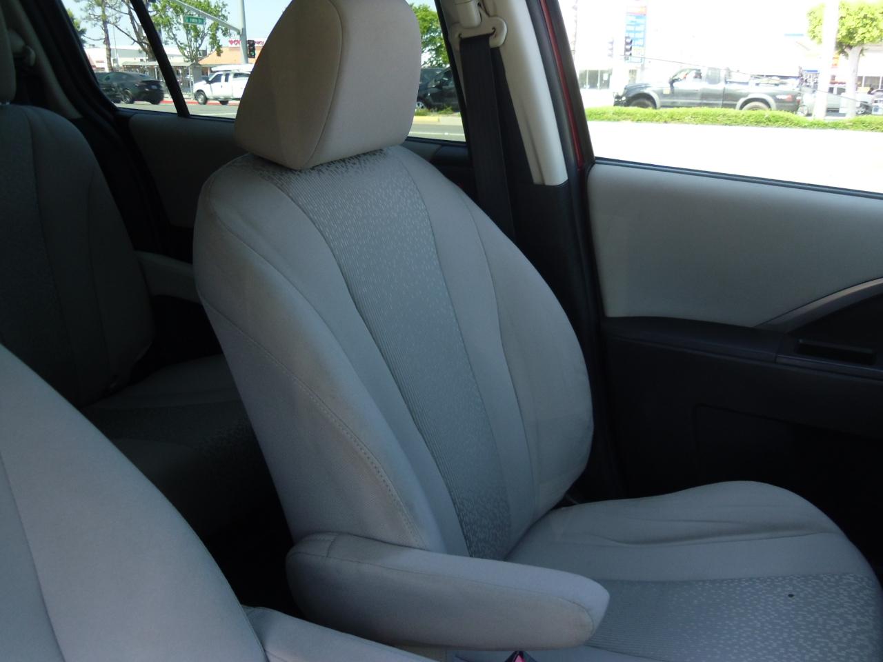 Mazda MAZDA5 4dr Wgn Auto Sport 2012