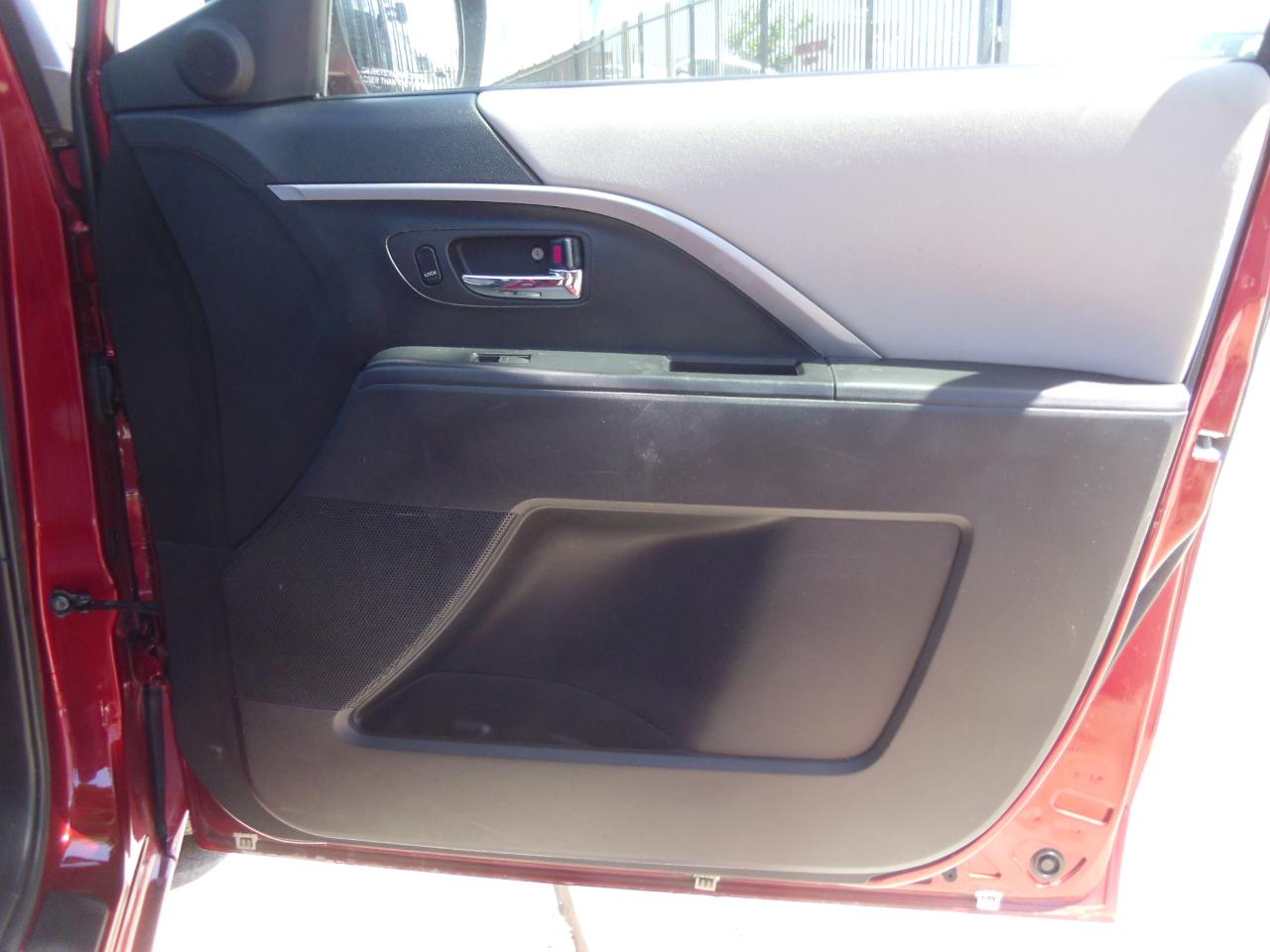 Mazda MAZDA5 4dr Wgn Auto Sport 2012