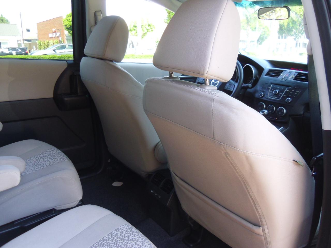 Mazda MAZDA5 4dr Wgn Auto Sport 2012