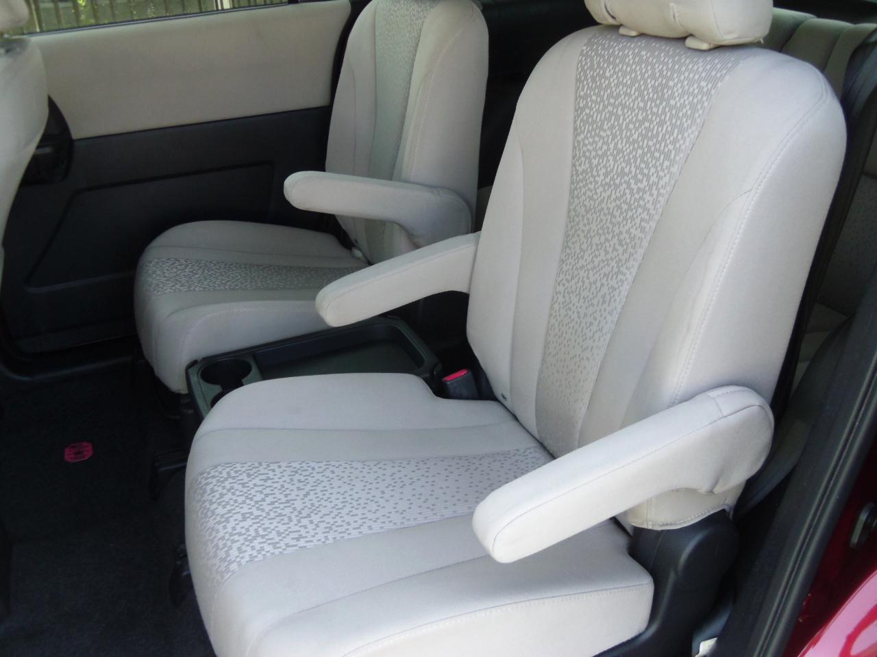 Mazda MAZDA5 4dr Wgn Auto Sport 2012