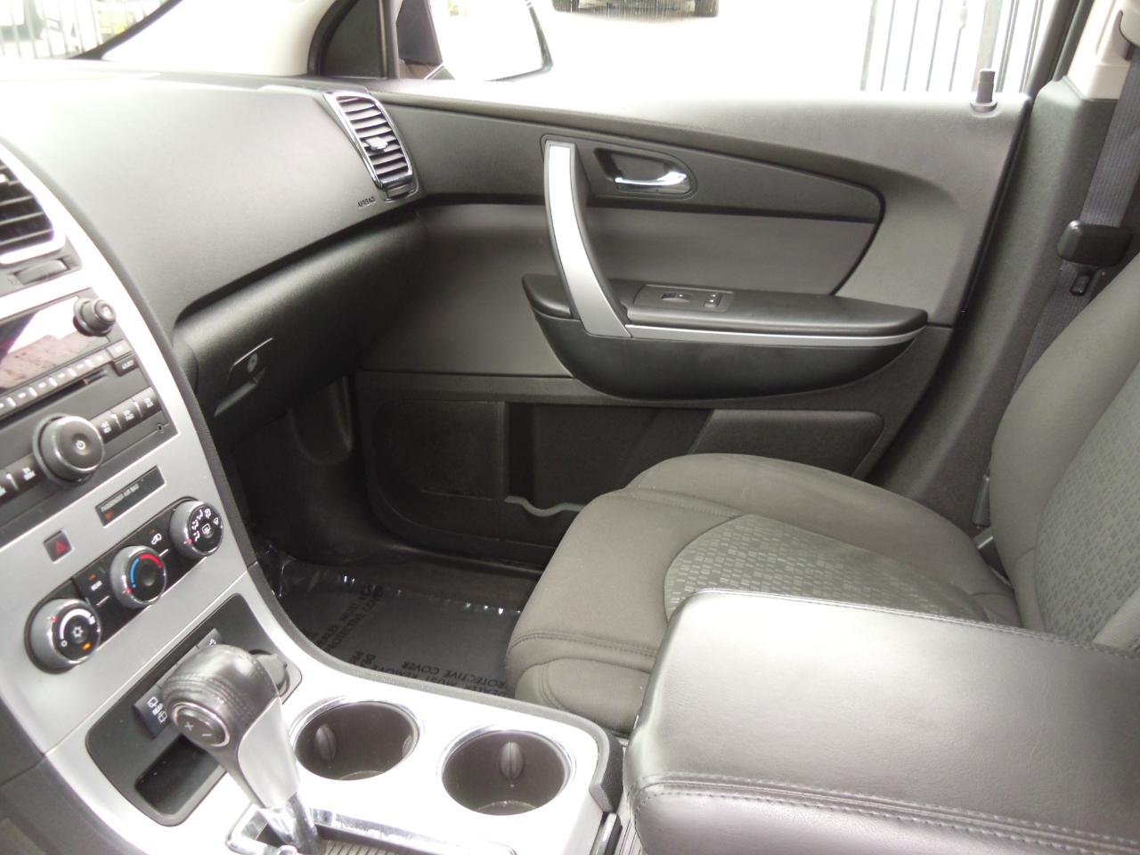 GMC Acadia FWD 4dr SLE 2012