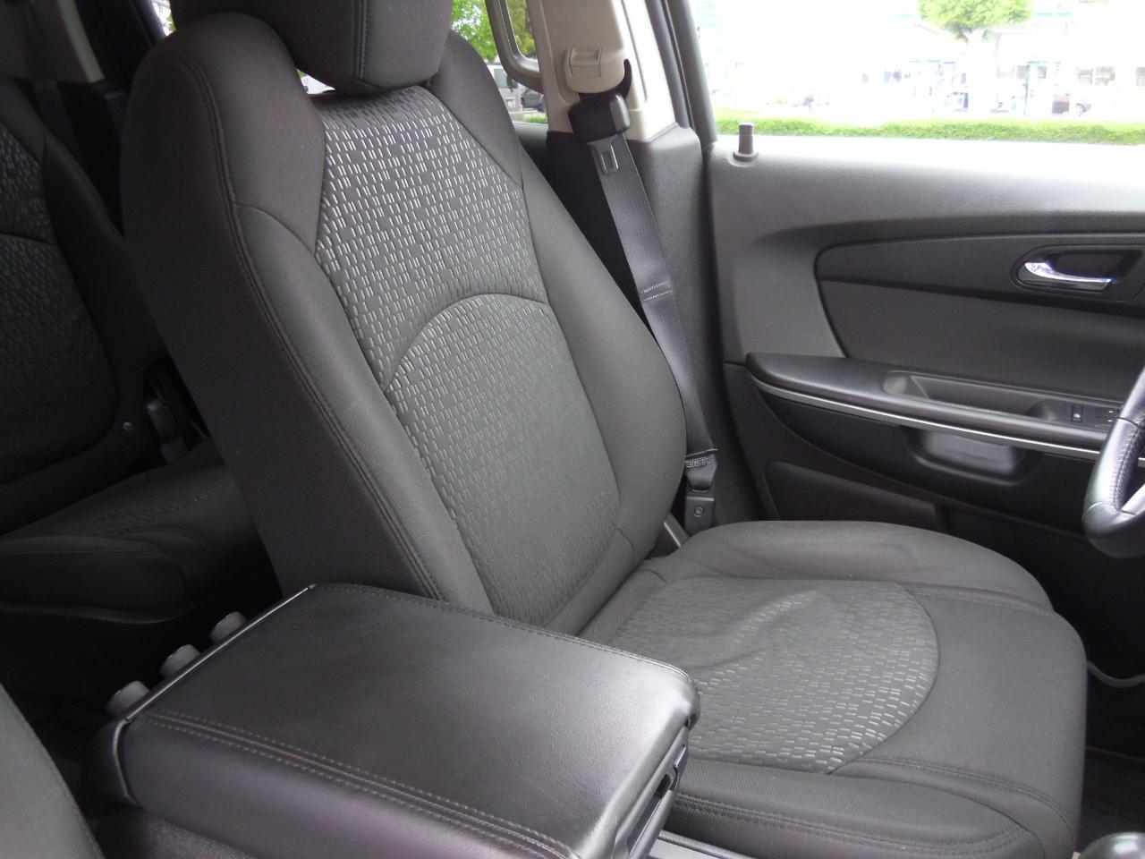 GMC Acadia FWD 4dr SLE 2012