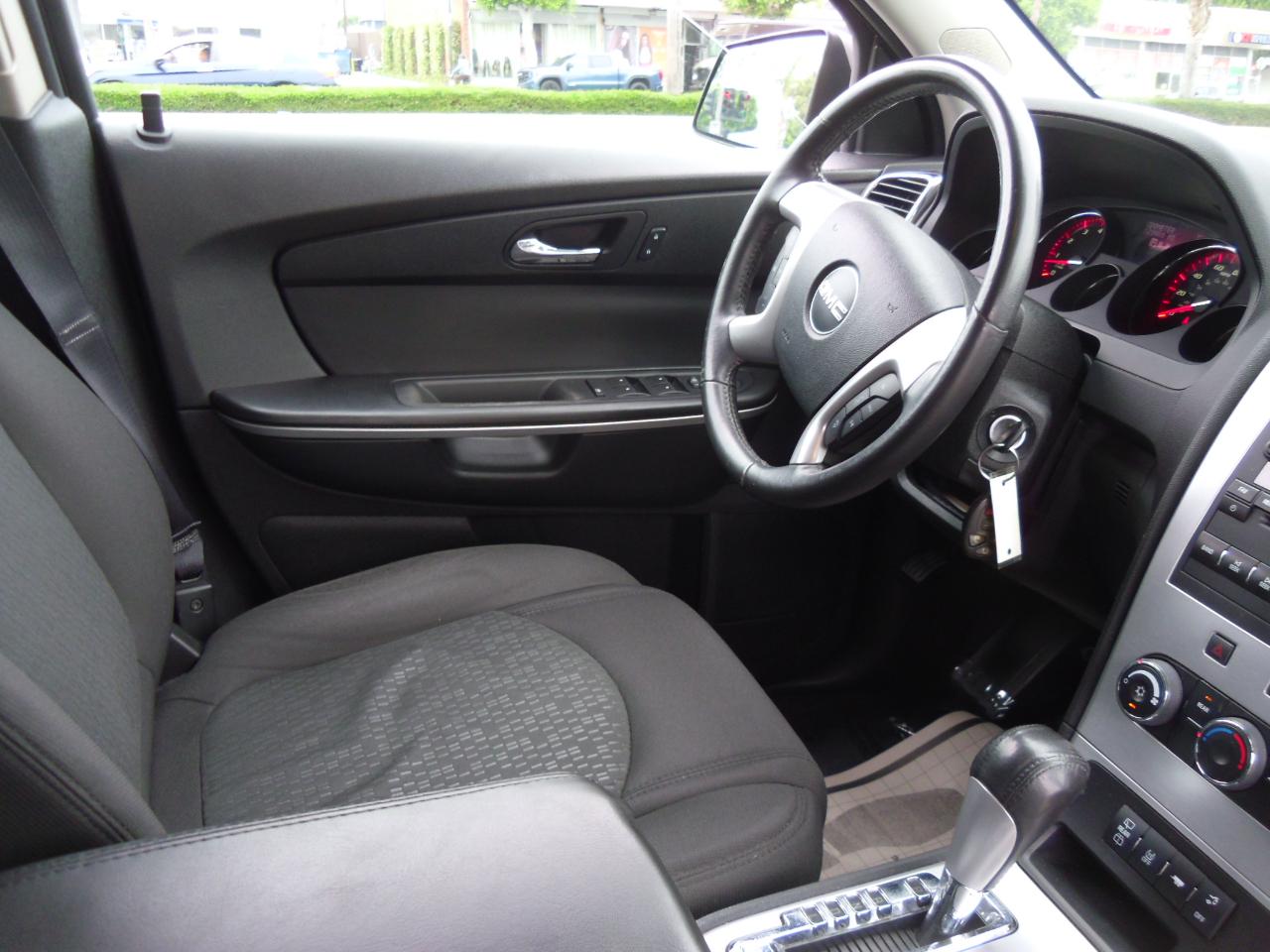 GMC Acadia FWD 4dr SLE 2012