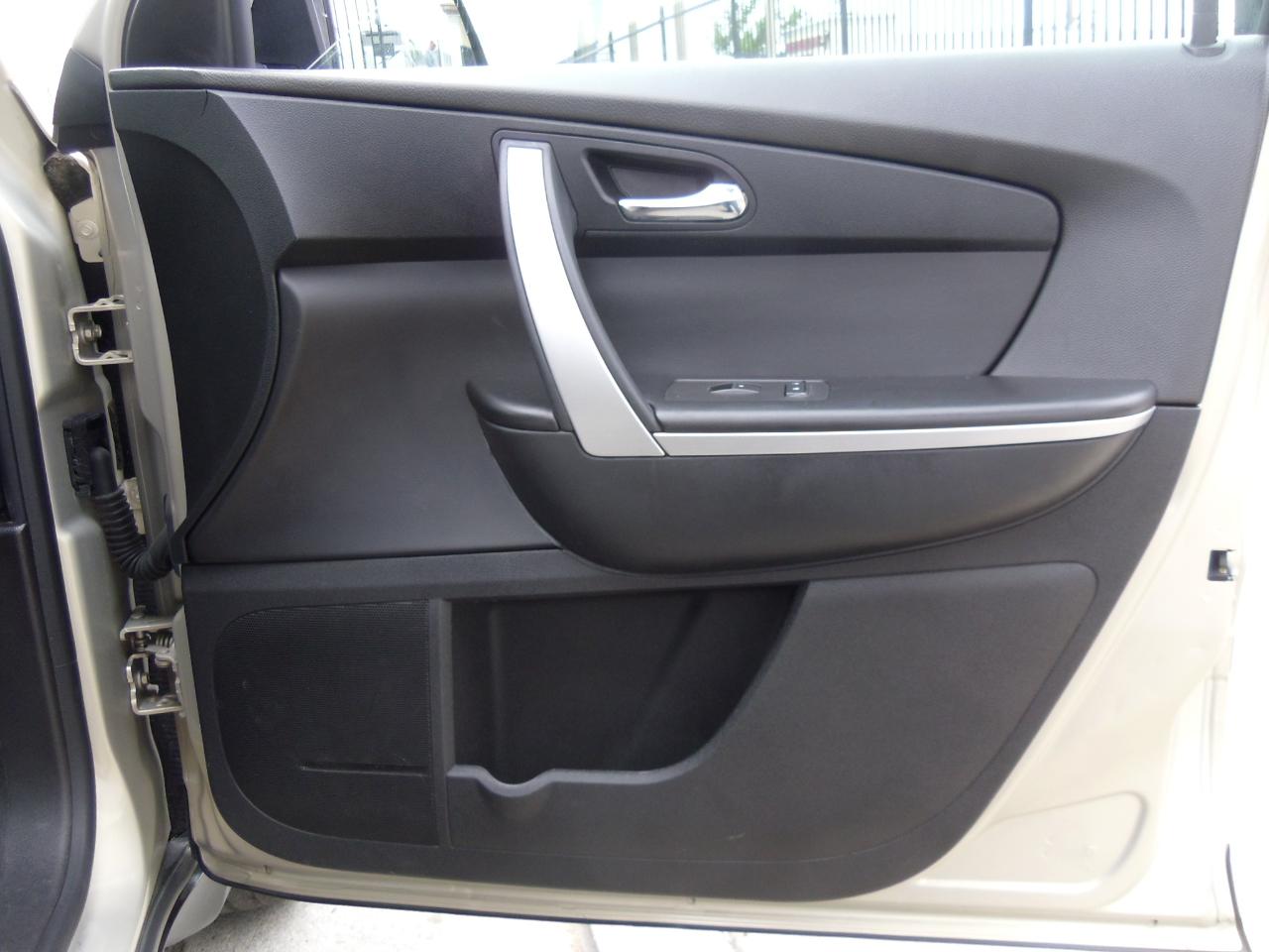GMC Acadia FWD 4dr SLE 2012