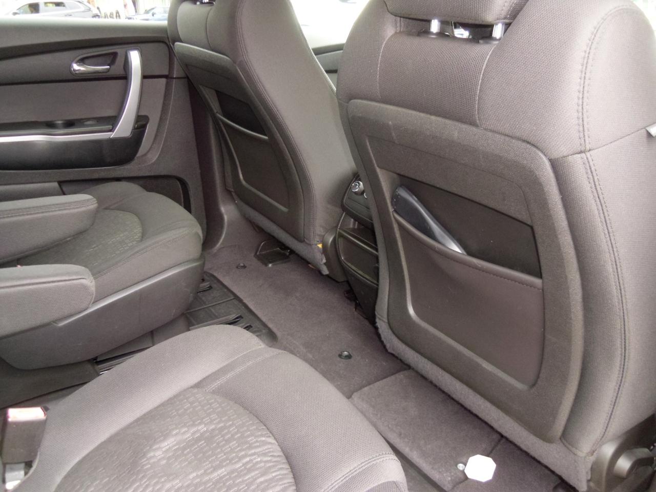GMC Acadia FWD 4dr SLE 2012