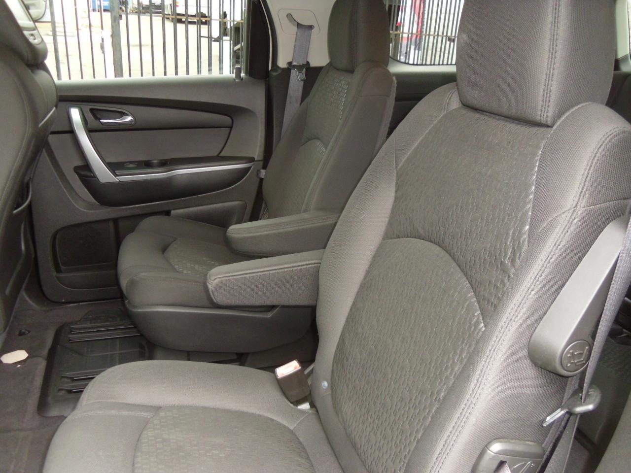 GMC Acadia FWD 4dr SLE 2012