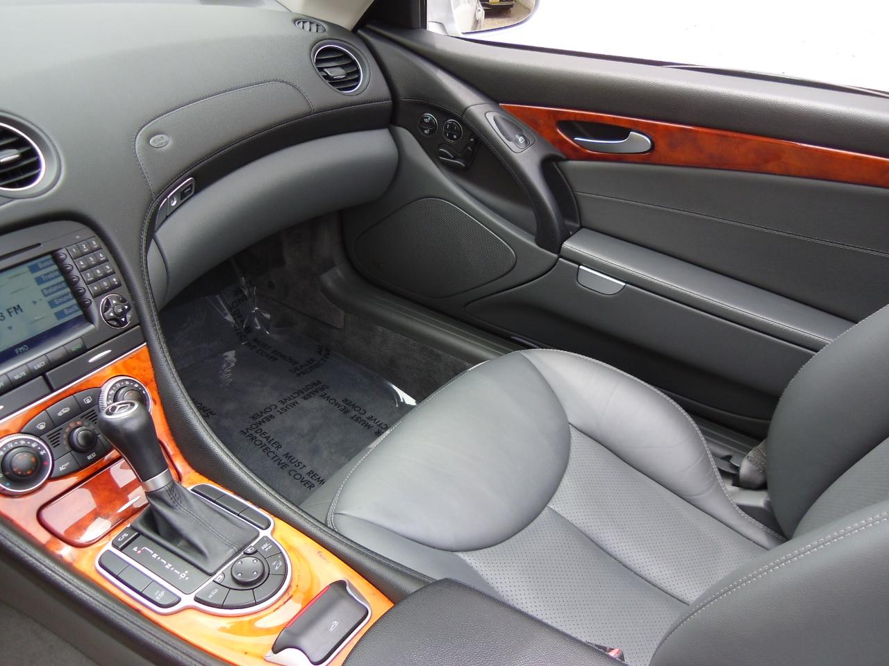 Mercedes-Benz SL-Class 2dr Roadster 5.0L 2005