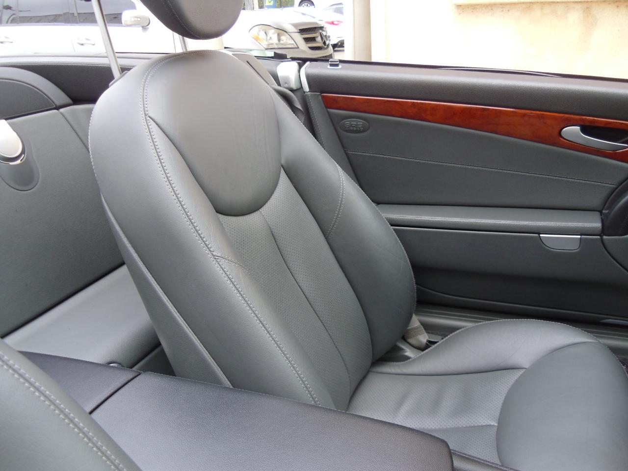 Mercedes-Benz SL-Class 2dr Roadster 5.0L 2005