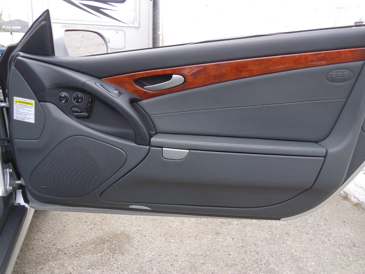 Mercedes-Benz SL-Class 2dr Roadster 5.0L 2005