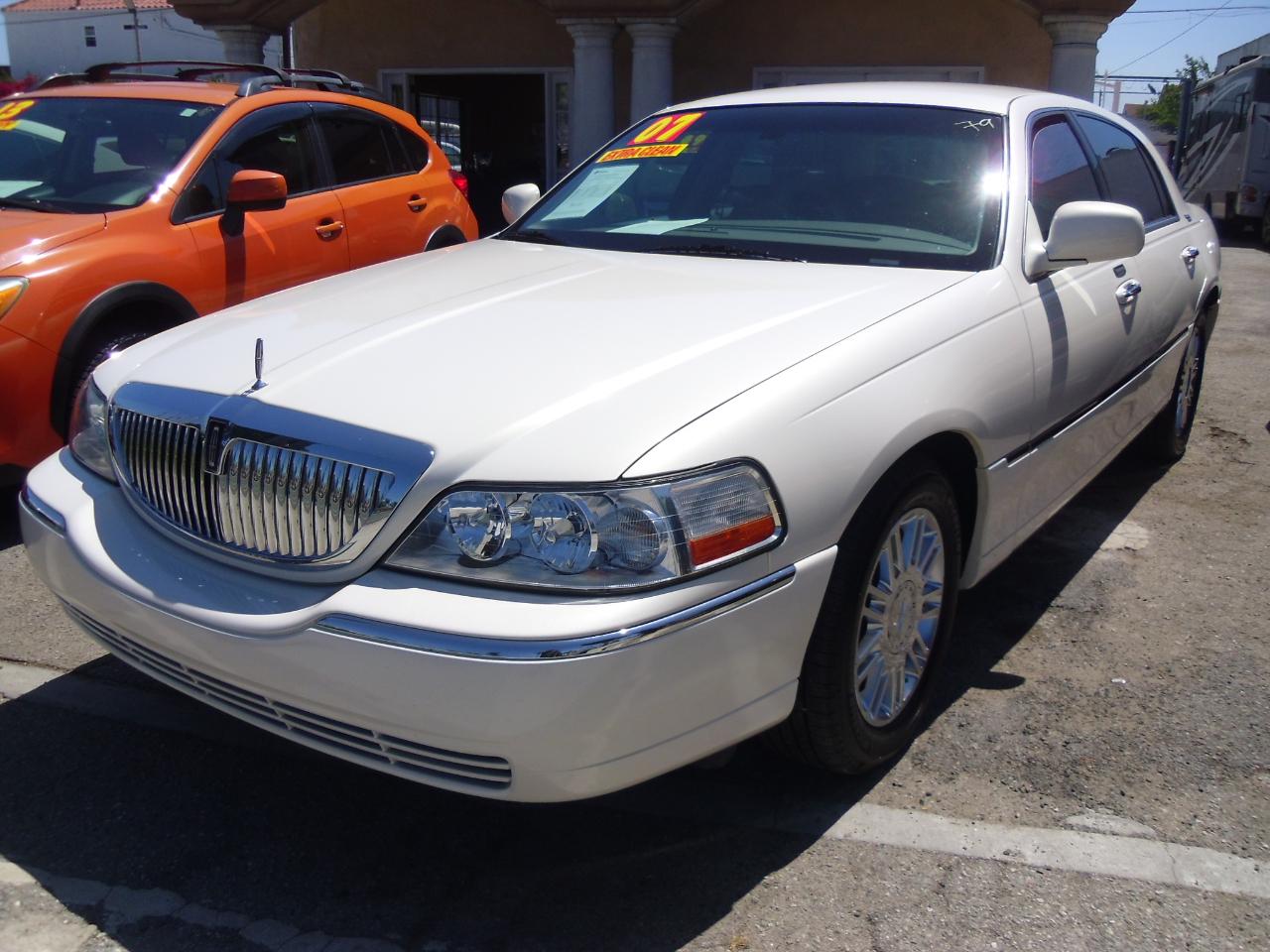 Lincoln Town Car 4dr Sdn Signature Limited 2007