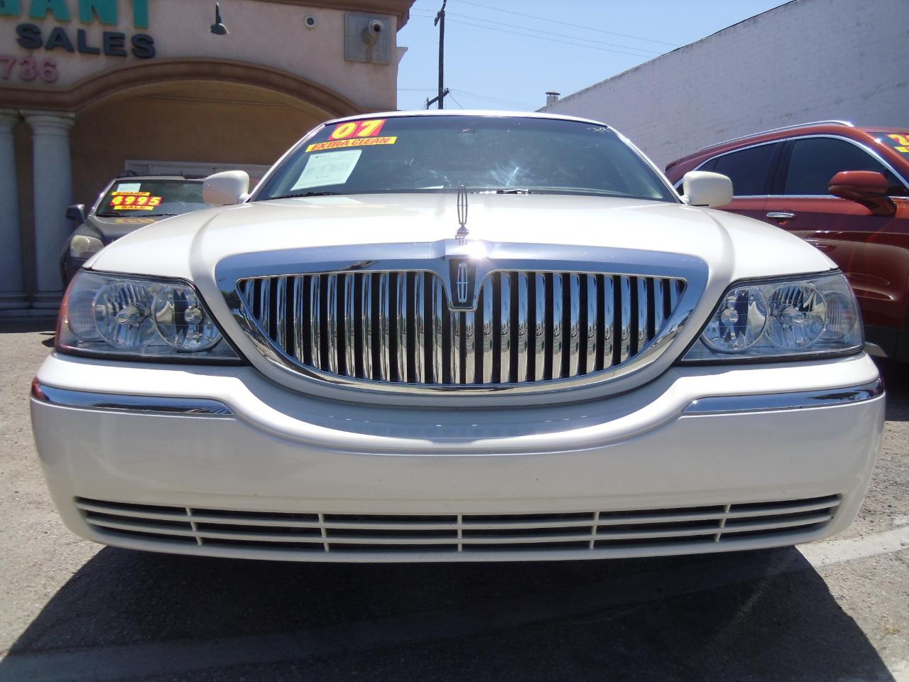 Lincoln Town Car 4dr Sdn Signature Limited 2007