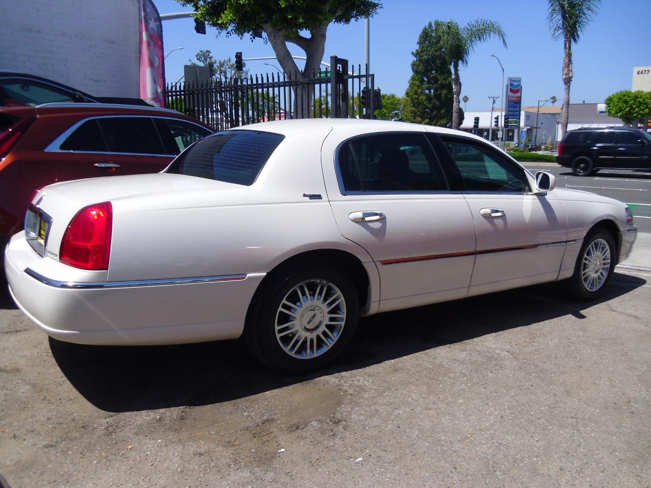 Lincoln Town Car 4dr Sdn Signature Limited 2007