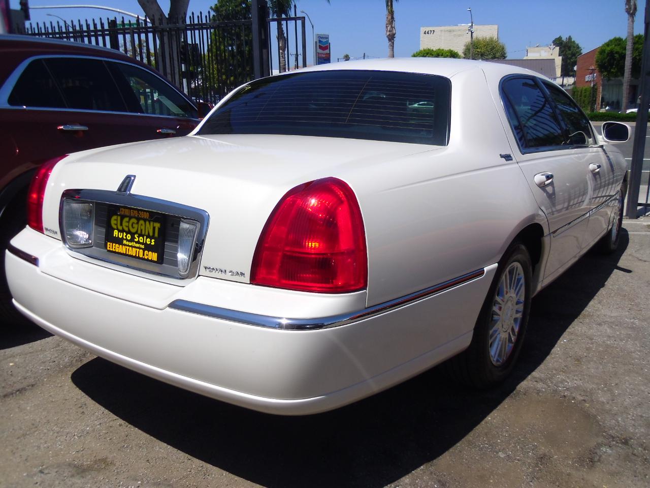 Lincoln Town Car 4dr Sdn Signature Limited 2007
