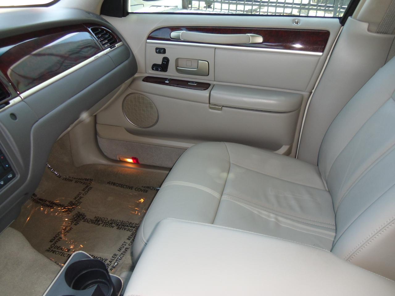 Lincoln Town Car 4dr Sdn Signature Limited 2007