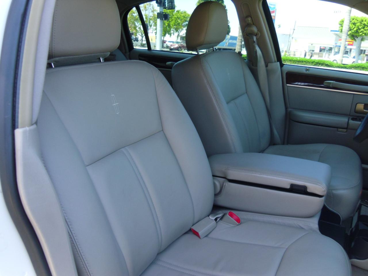 Lincoln Town Car 4dr Sdn Signature Limited 2007