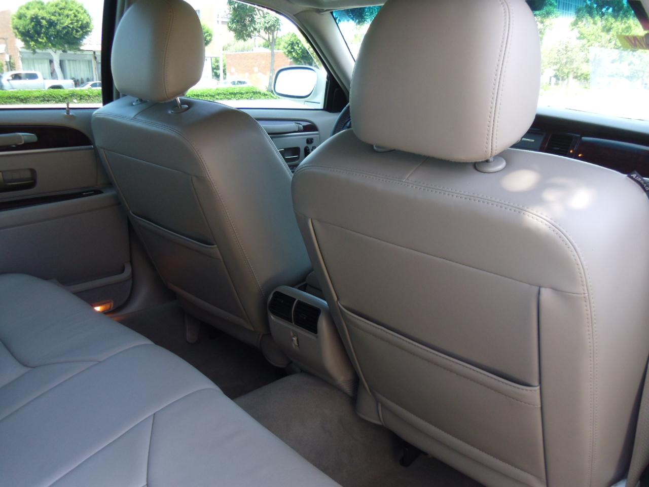 Lincoln Town Car 4dr Sdn Signature Limited 2007