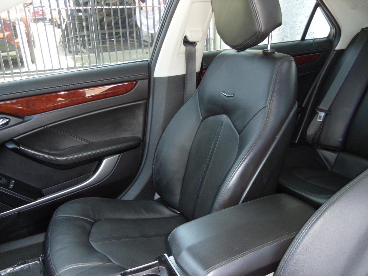 Cadillac CTS 4dr Sdn RWD w/1SB 2008