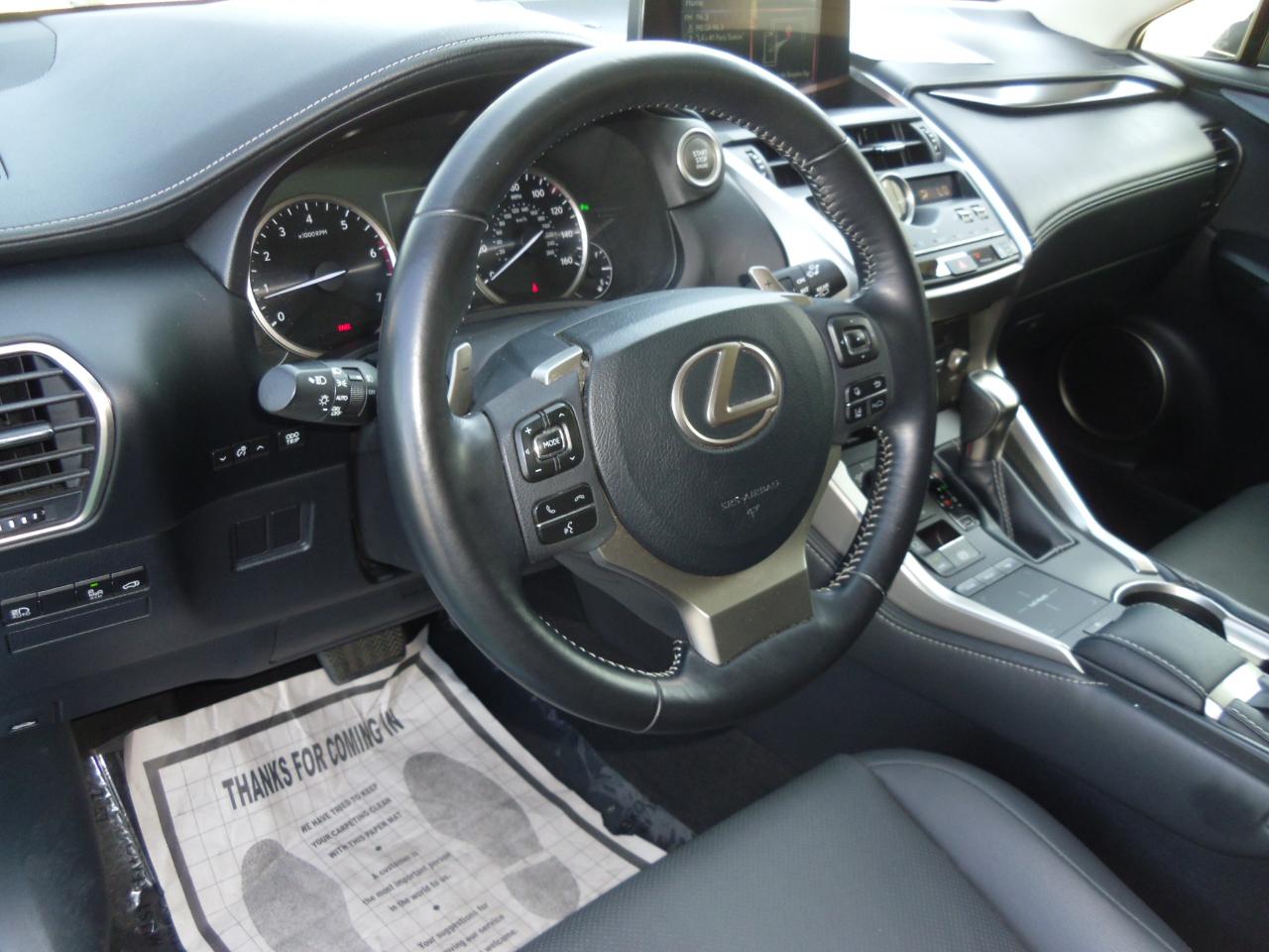 Lexus NX NX 300 FWD 2020