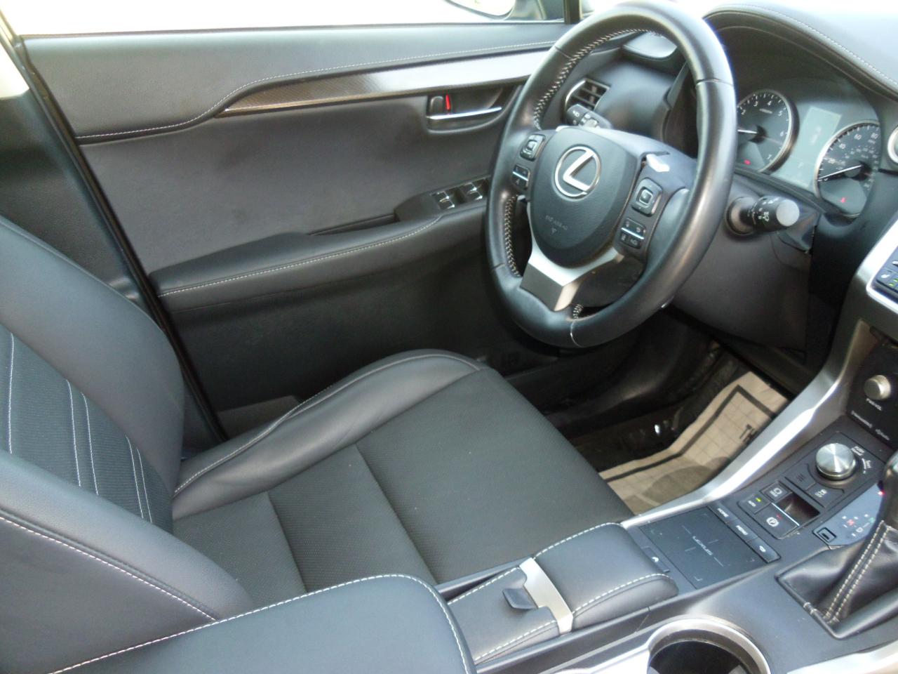 Lexus NX NX 300 FWD 2020