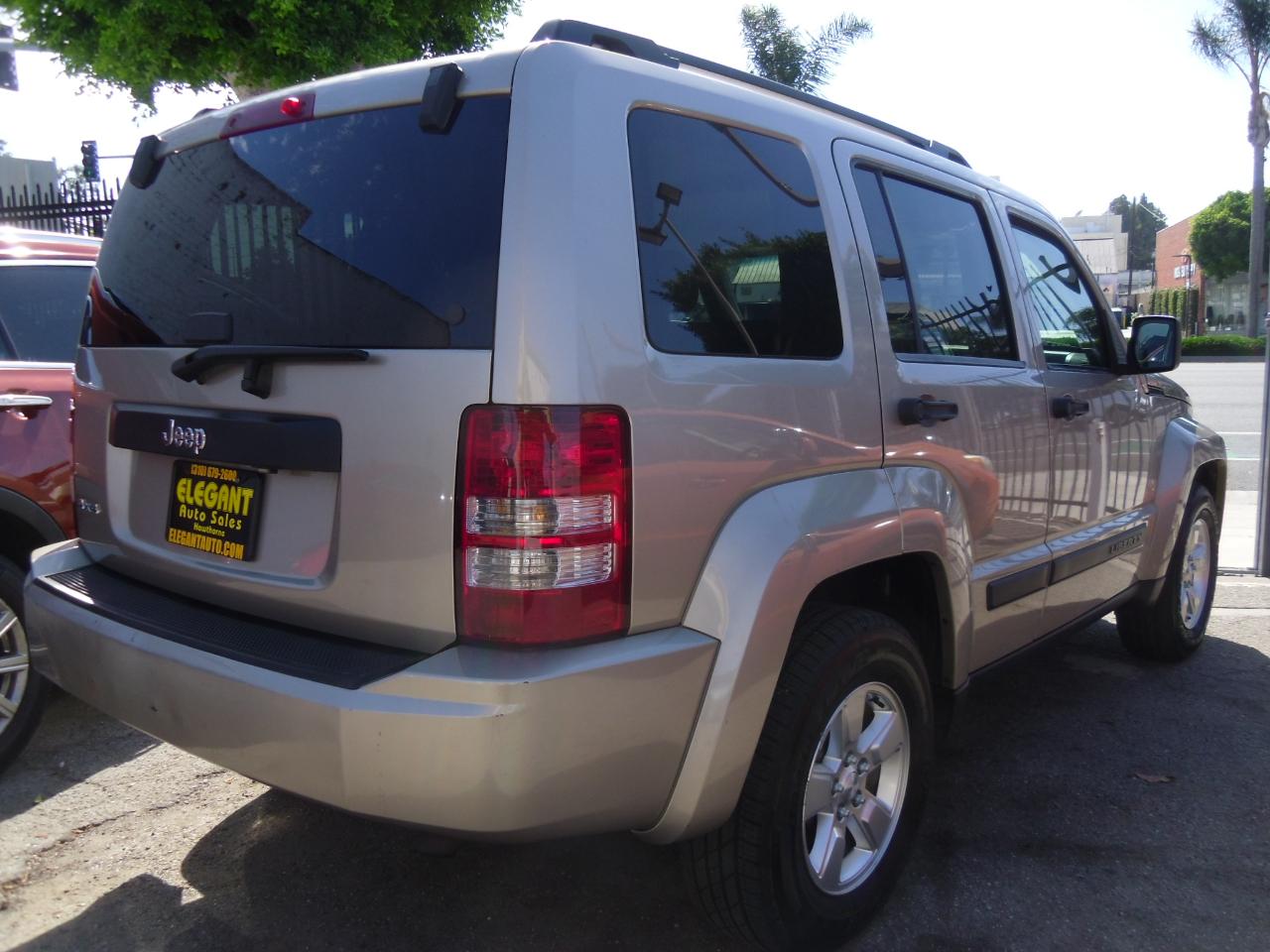 Jeep Liberty 4WD 4dr Sport 2010