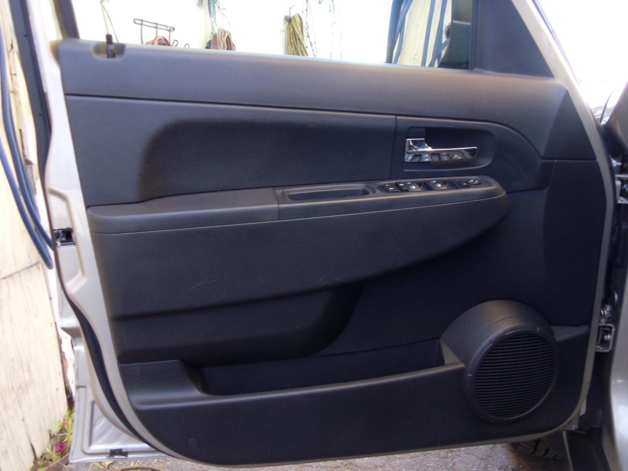 Jeep Liberty 4WD 4dr Sport 2010