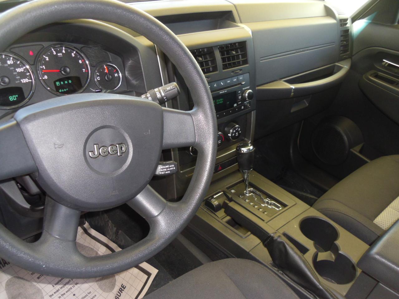 Jeep Liberty 4WD 4dr Sport 2010
