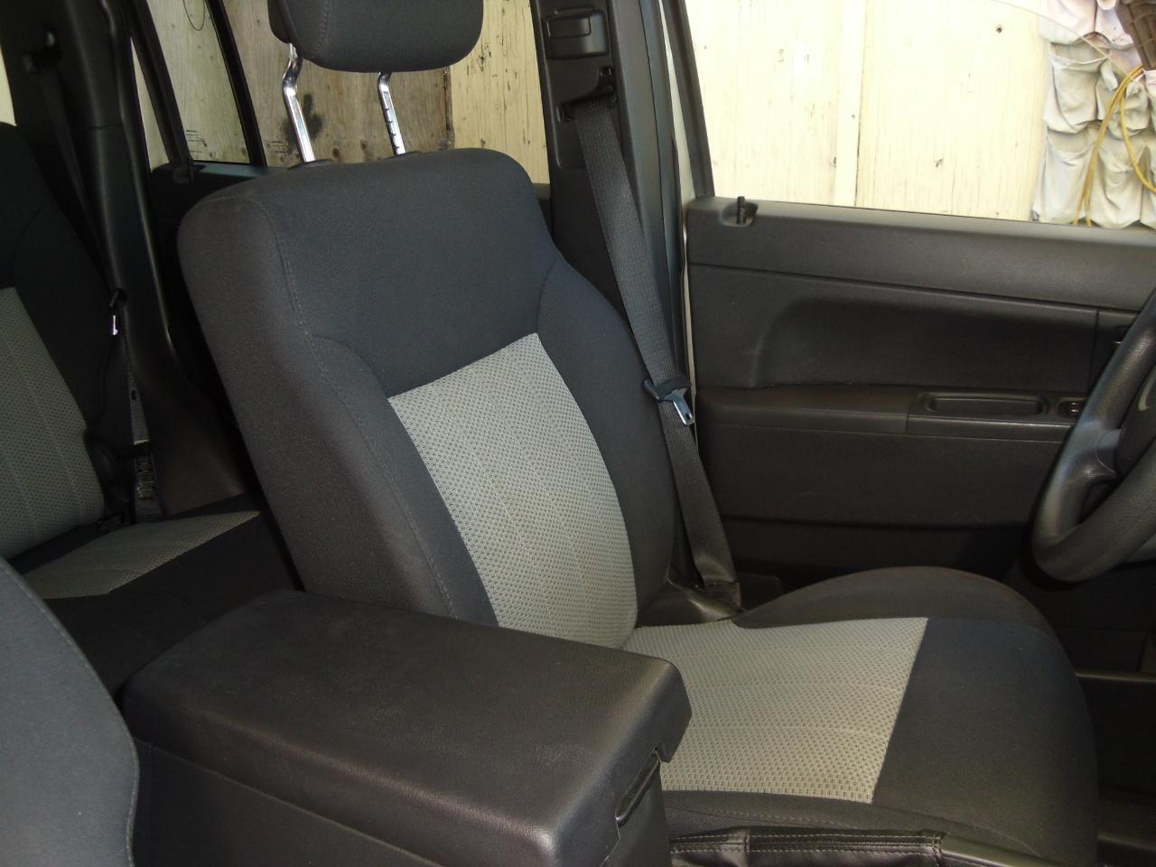 Jeep Liberty 4WD 4dr Sport 2010