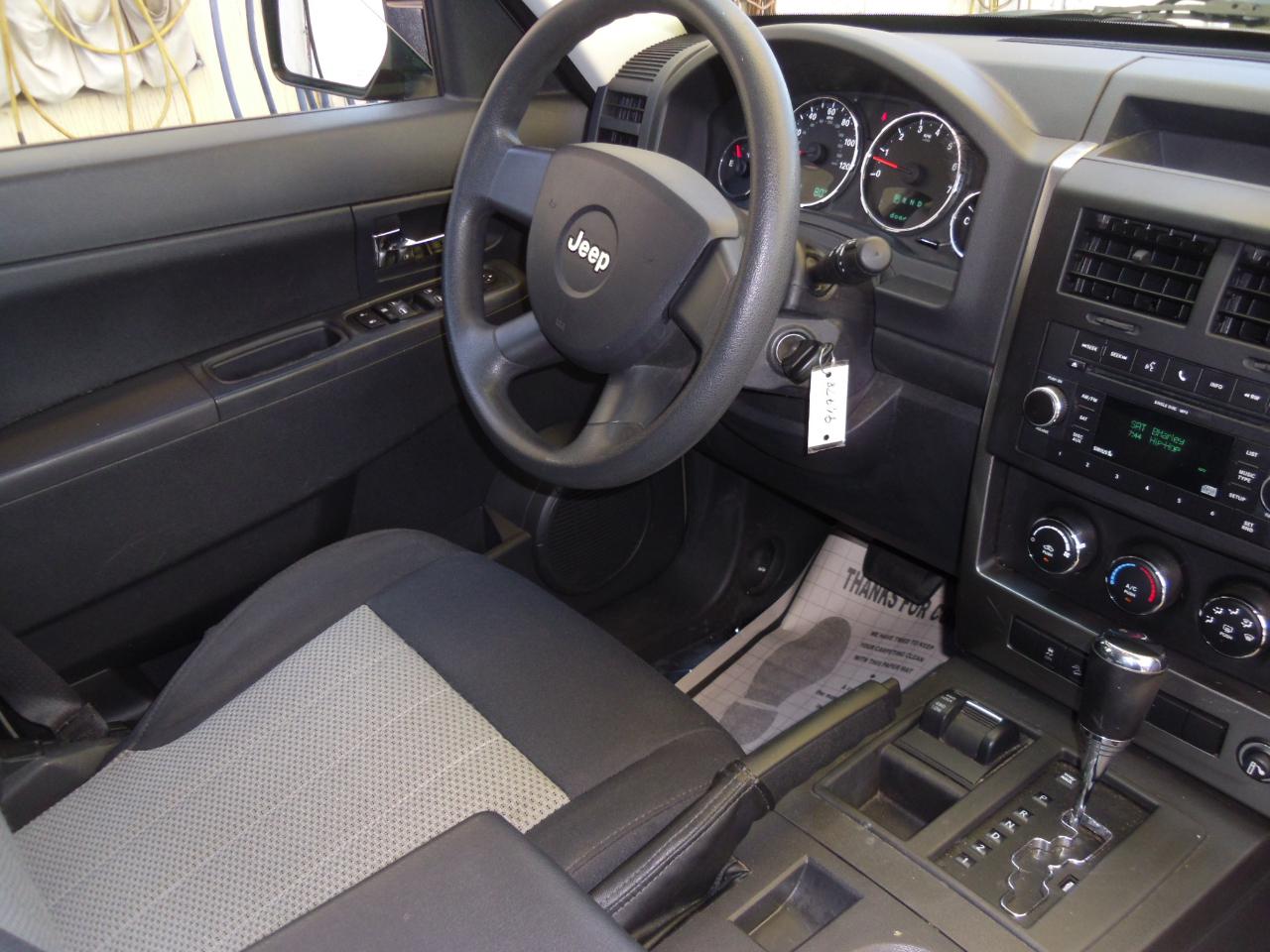 Jeep Liberty 4WD 4dr Sport 2010