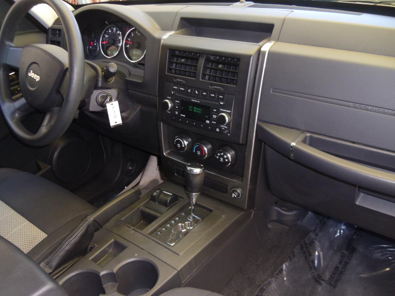 Jeep Liberty 4WD 4dr Sport 2010