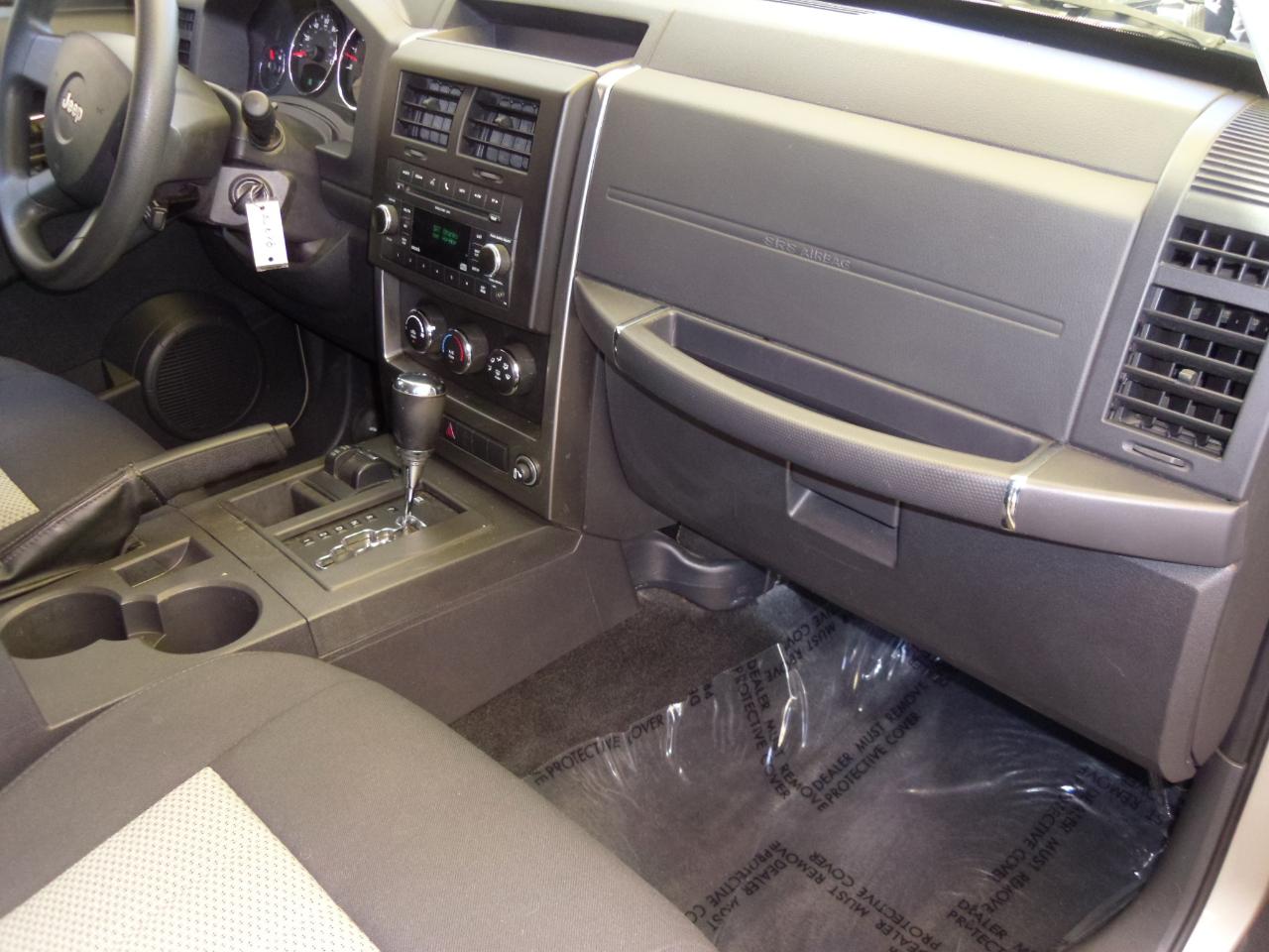 Jeep Liberty 4WD 4dr Sport 2010