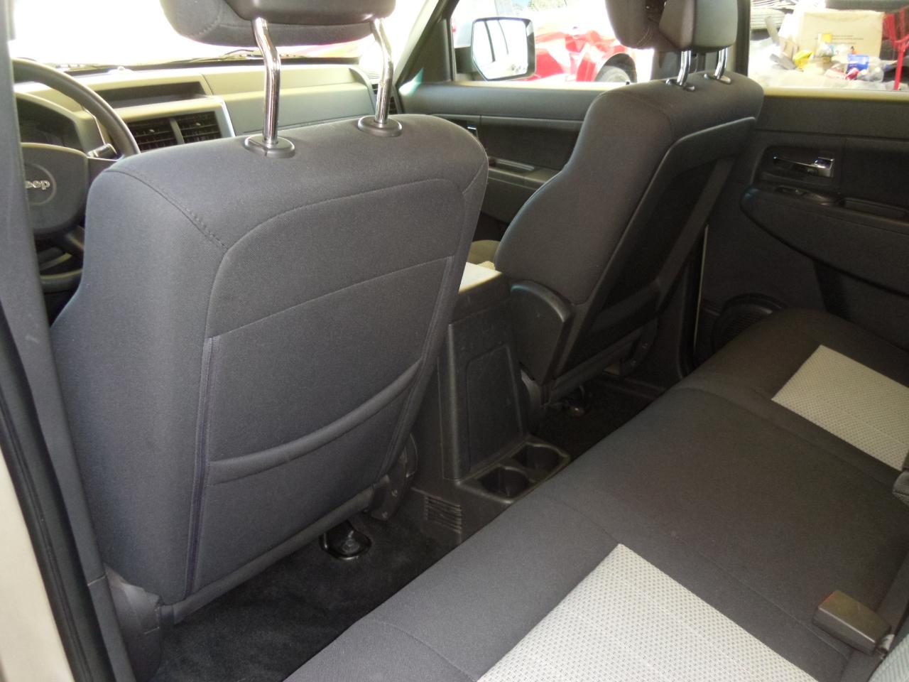 Jeep Liberty 4WD 4dr Sport 2010
