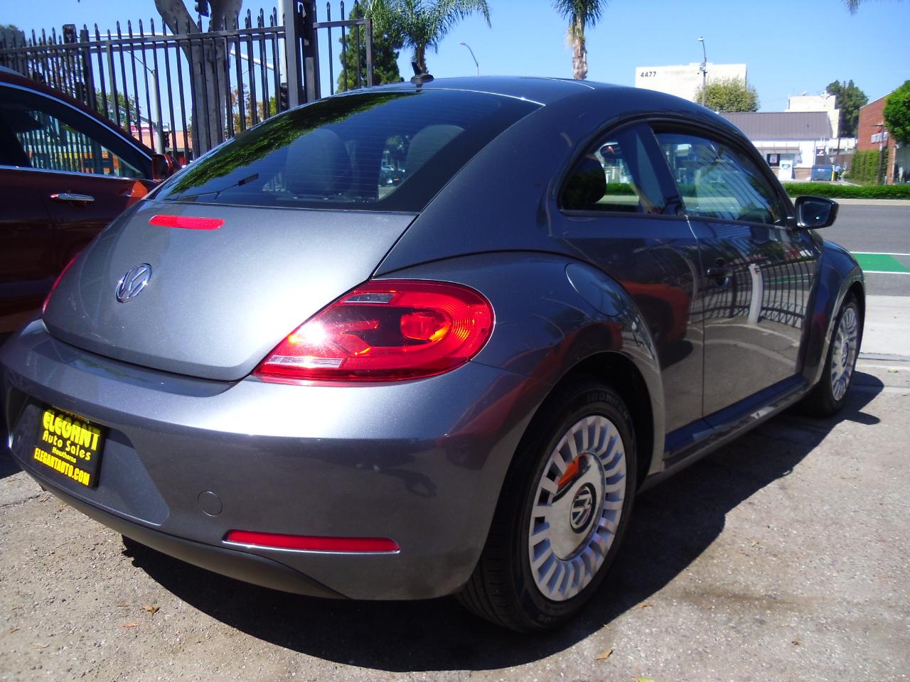Volkswagen Beetle 2dr Cpe Auto Entry PZEV *Ltd Avail* 2012