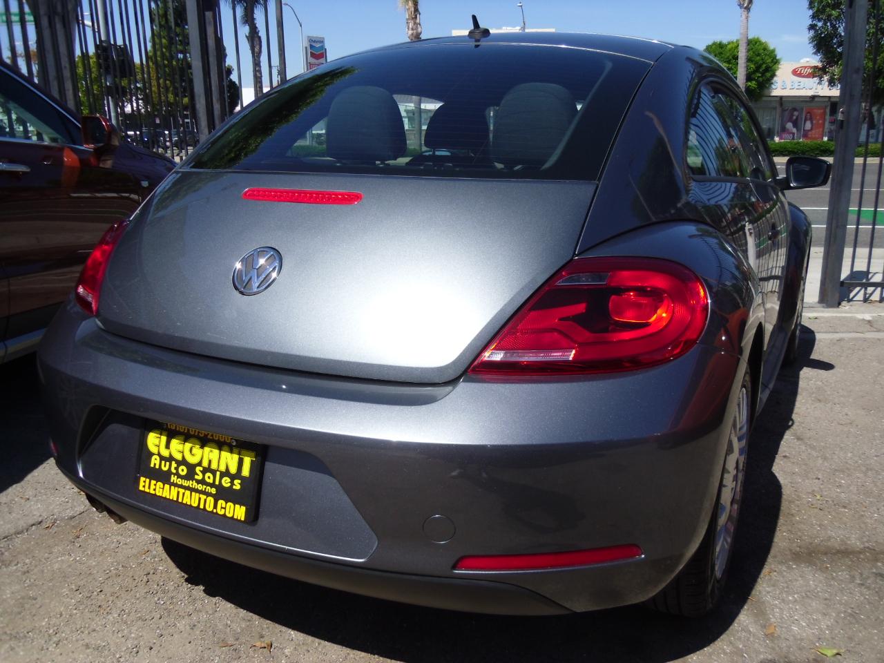 Volkswagen Beetle 2dr Cpe Auto Entry PZEV *Ltd Avail* 2012