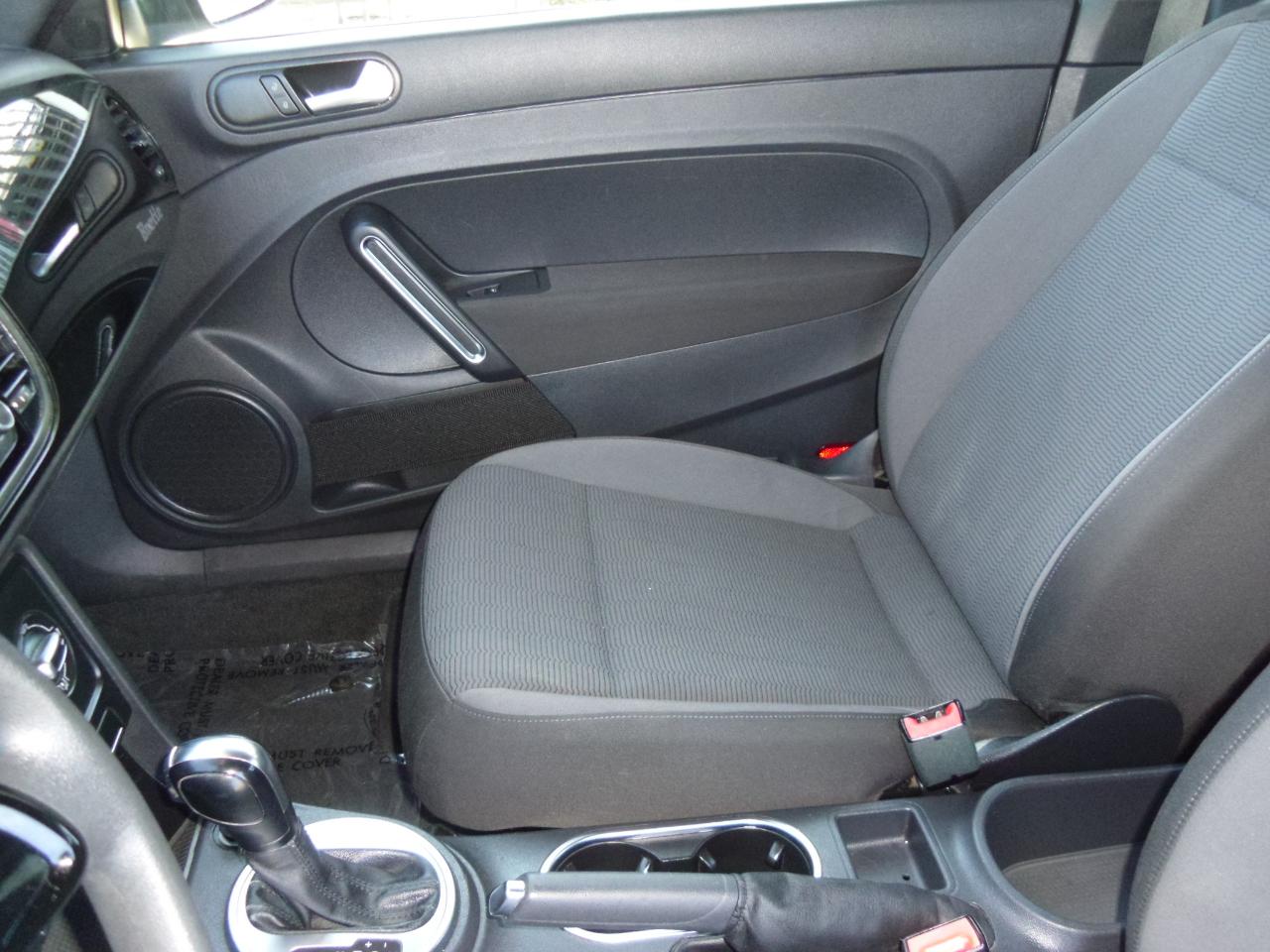 Volkswagen Beetle 2dr Cpe Auto Entry PZEV *Ltd Avail* 2012